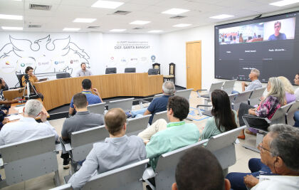 A reunião contou com a participação de produtores, representantes de entidades e instituições públicas