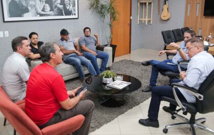 Botelho fez compromisso de buscar alternativas para evitar despejo das famílias da Gleba Mestre I