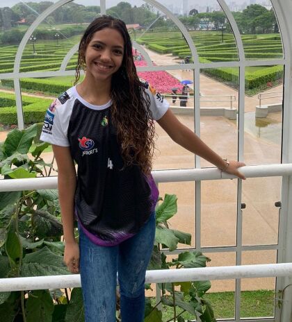 JHULLY CRISTINE FERREIRA FERNANDES DE MORAIS