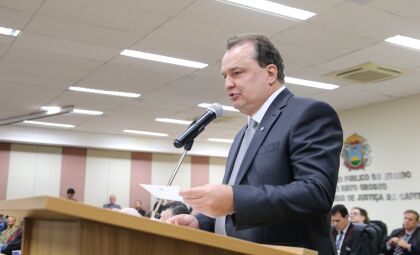 O presidente da ALMT, deputado Max Russi, participou da posse do novo procurador-geral de Justiça.