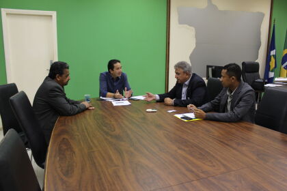 Deputado Taborelli em reunião com o Secretário de Estado de Educação Permínio Pinto