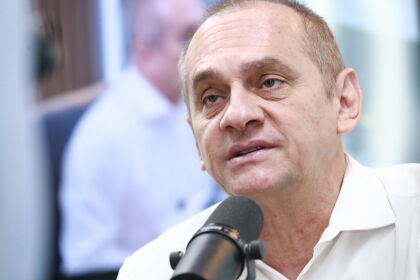 O deputado Wilson Santos defende a construção de vias estruturantes