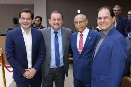 Também participaram da solenidade os deputados Sebastião Rezende, Júlio Campos e Chico Guarnieri.