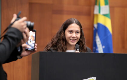 Yasmin Vitória Souza Dias, foi eleita presidenta da Mesa Diretora do Parlamento Jovem.