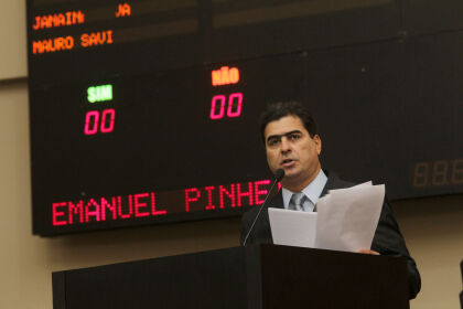 Emanuel Pinheiro cobra esclarecimentos da gestão do Detran