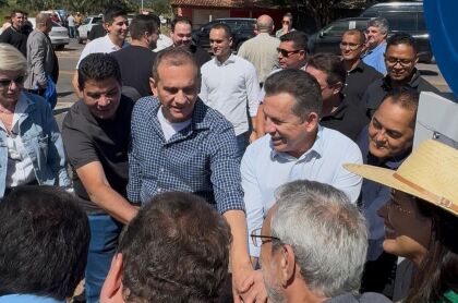 Wilson Santos e governador Mauro Mendes na entrega das obras de pavimentação asfáltica