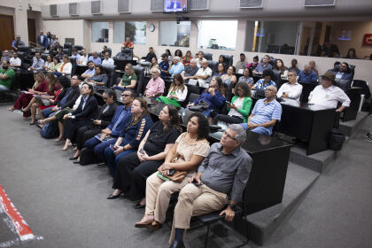 Representantes de diversos sindicatos e servidores estaduais participaram da audiência pública nesta sexta-feira (6). 