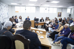 Alan Porto é convocado para explicar sobrecarga de trabalho e falta de merendeiras nas escolas estaduais