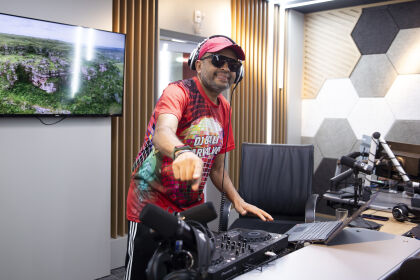 Programa No 12 Sound recebe o DJ Bali Carvalho