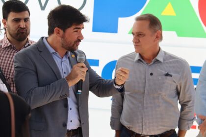 Wilson Santos com o secretário Nacional de Habitação do Ministério das Cidades