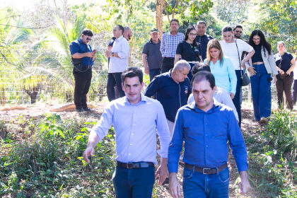 O presidente da Comissão de Indústria, Comércio e Turismo, deputado Chico Guarnieri (PRD), e o secretário-chefe da Casa Civil, Fábio Garcia, visitam obras do Complexo Turístico do Lago Azul. 