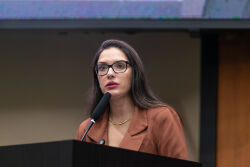 ALMT aprova projeto de Janaina Riva que garante às gestantes direito de escolher tipo de parto no SUS