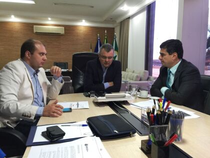 Dep. Emanuel Pinheiro em Audiência com Secretário da Casa Civil