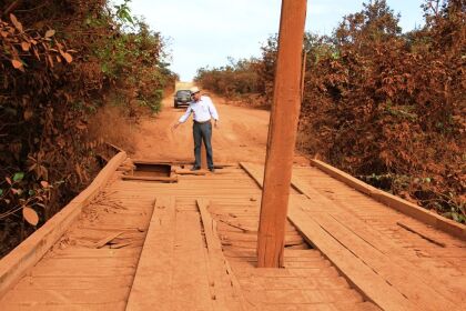 Zeca Viana cobra reforma de pontes na estrada do Guardanapo