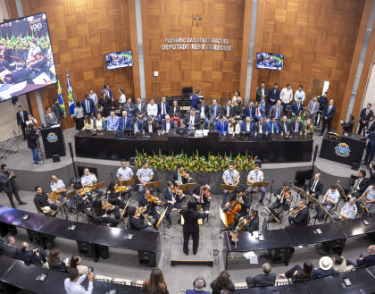Orquestra Sinfônica da ALMT abriu a sessão desta quarta-feira (6). 