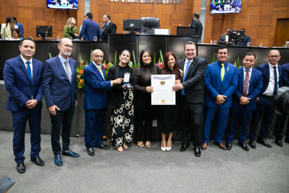A gestora pública Pamella Rabello, filha do deputado Walter Rabello, agradeceu a homenagem ao pai.