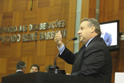 No 5º mandato, Romoaldo apresenta 230 proposituras e compõe 5 comissões permanentes 
