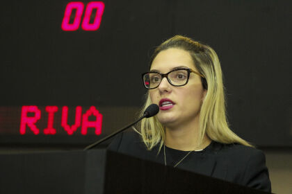 Janaina Riva acompanha Zeca Viana e avisa que vai pedir vista ao Fethab