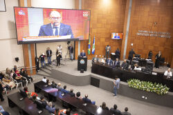 Deputado Fabio Tardin celebra Dia do Advogado com moções de aplausos na Assembleia