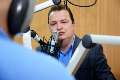 Dep. Max Russi em entrevista a Rádio Assembléia