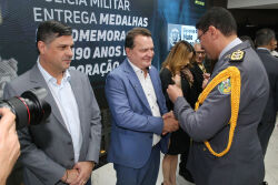 Deputados são homenageados com medalha comemorativa aos 190 anos da PMMT