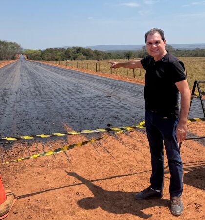 Deputado Chico Guarnieri vistoria a obra da MT-247 - Marcelo Sansão, rodovia que liga Barra do Bugres a Lambari D'Oeste.