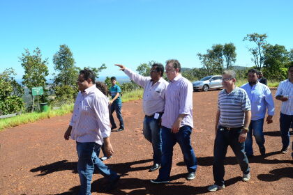 Deputado Max russi visita o parqque estadual da Serra Azul