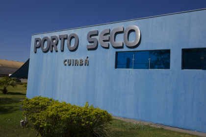 Deputados da CPI da Sonegação Fiscal visitam Porto Seco de Cuiabá