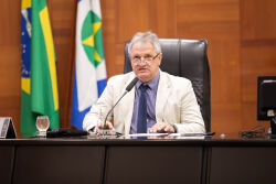 Prioridade na fila da habitação para filhos órfãos, vítimas de feminicídio, é aprovada na ALMT