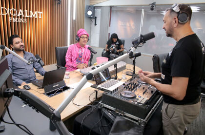 Programa No12Sound recebe o DJ. Joilson