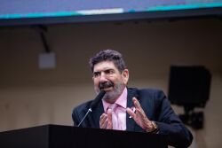 Dr. João será o relator de projeto que denomina ambientes do Hospital Central