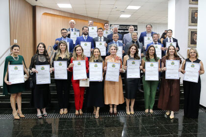 Sessão especial para entrega de honrarias aos notários e registradores de MT