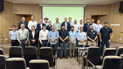 Deputado Dilmar Dal Bosco e comitiva de Mato Grosso debatendo sunicultura em Campo Grande, Mato Grosso do Sul