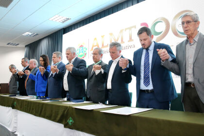 Deputado Dilmar Dal Bosco durante entrega de honrarias aos protagonistas do agronegocio em Mato Grosso