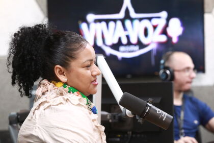 Programa Viva-Voz recebe Jilaine Maria - presidente sa Associação das Rendeiras do Campo Limpo