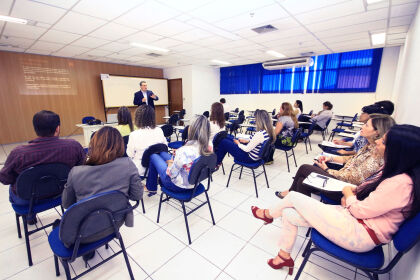 Escola do Legislativo deve investir em novos cursos para 2016