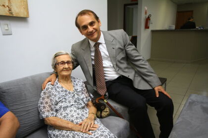  Visita de  Maria Benedita de Oliveira mãe de Dante de Oliveira à ALMT