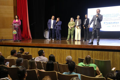 Sessão especial homenageia pacientes oncológicos e profissionais da saúde