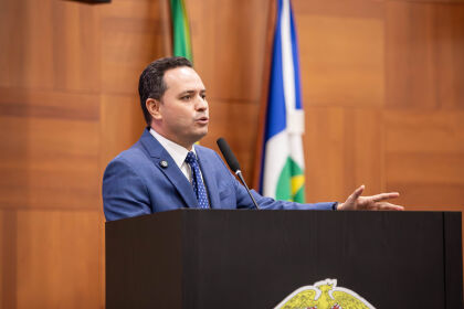 O deputado estadual Diego Guimarães participou da inauguração de uma unidade da Sema em Guarantã do Norte