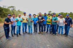 Botelho fiscaliza obras de pavimentação no Dr. Fábio, Ponte de Ferro e Coxipó do Ouro