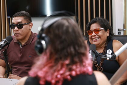 Viva-voz conversa com Mariana Ferreira e Tiago Lima sobre o Dia Nacional da Pessoa com Deficiência Visual