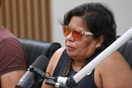 Viva-voz conversa com Mariana Ferreira e Tiago Lima sobre o Dia Nacional da Pessoa com Deficiência Visual