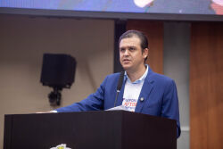 Deputado Thiago Silva reafirma luta por políticas públicas para autistas em evento estadual