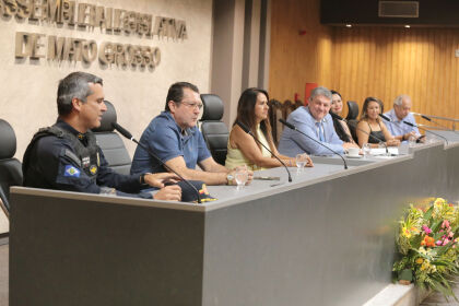 ALMT homenageia servidores do Cridac e reforça importância da reabilitação para a população de Mato Grosso