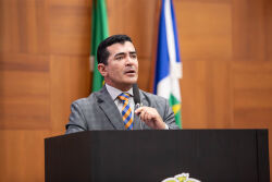 Lei garante mais segurança a famílias atípicas e proíbe cancelamento de planos de saúde para pessoas com TEA em Mato Grosso