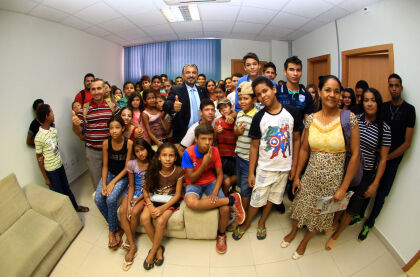 Escola Municipal de Educação Básica Elias Domingos do Municipio de Várzea Grande visitam ALMT