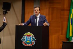 Deputado Thiago Silva apresenta projeto para transformar Mato Grosso em referência com escolas públicas bilíngues