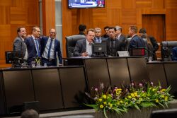 Deputados aprovam promoção excepcional de subtenentes da PM em sessão após abertura do ano legislativo