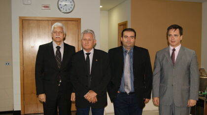 Deputados Saturnino Masson e Wagner Ramos visitam Pres.do TJ Paulo Cunha