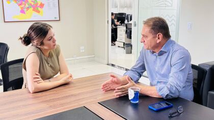 Wilson Santos em reunião com a secretária de Habitação de Cuiabá